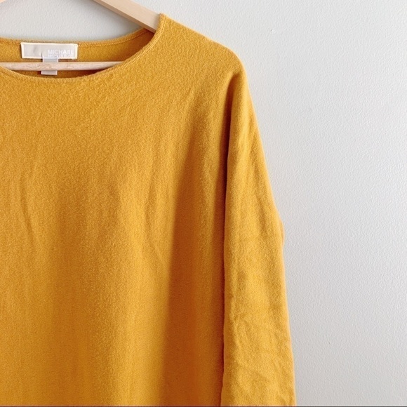 MICHAEL Michael Kors • Crewneck Pullover Knit Sweater in Mustard Yellow, Small - Picture 4 of 10